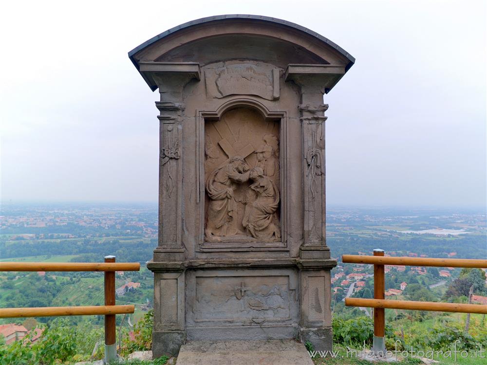 Montevecchia (Lecco) - Una stazione della Via Crucis del Santuario della Beata Vergine del Carmelo